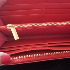 Tory Burch Bags - Tory Burch Patent Leather Pink Wallet Tory Burch Bags - Tory Burch Patent Leather Pink Wallet